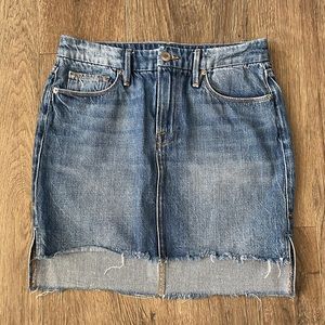 Good American The Stagger Denim Skirt